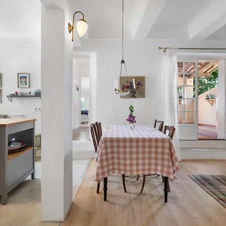 Lilie House بيت للعطل